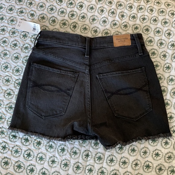 NWT Abercrombie & Fitch denim black shorts size 2 - Picture 2 of 2